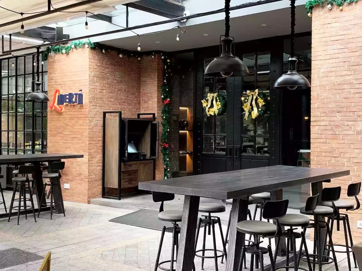 liberta-italian-restaurant-jakarta-semi-outdoor-event-space-venuerific