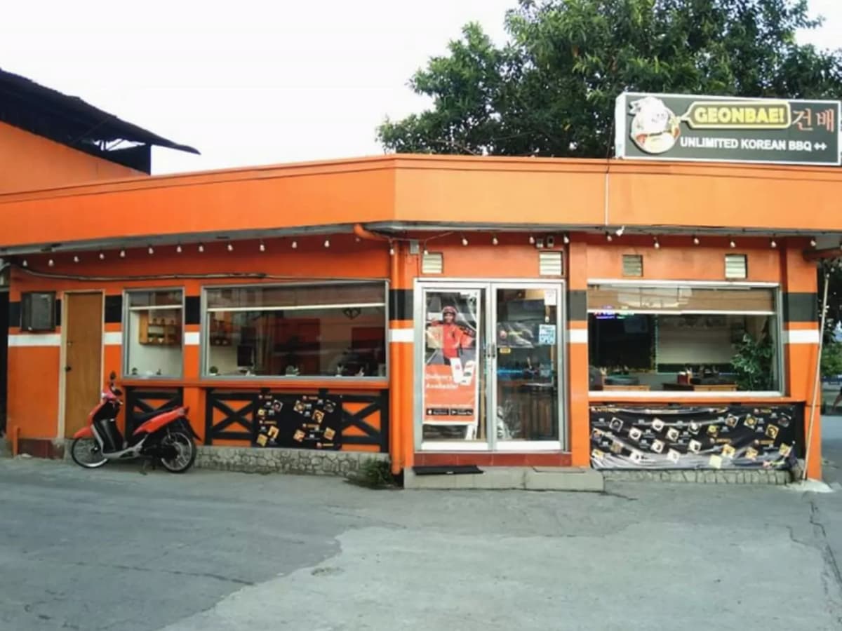 GeonBae Restaurant entrance restaurant valenzuela