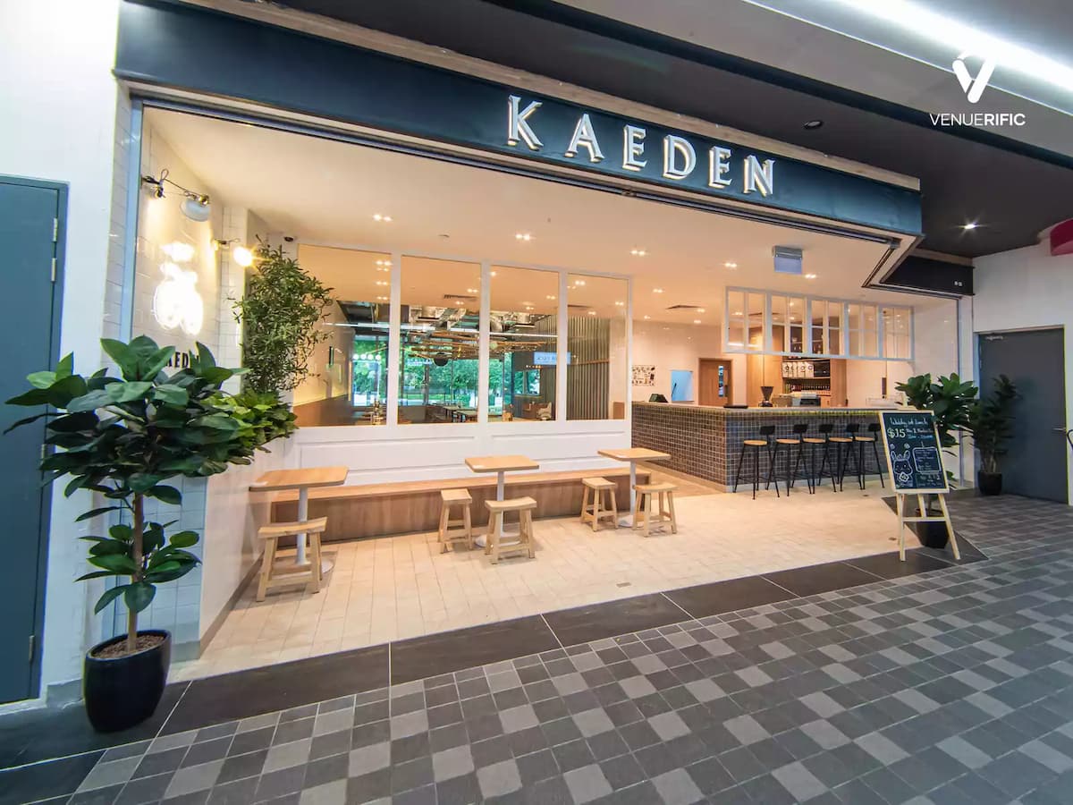 kaeden cafe receiving area