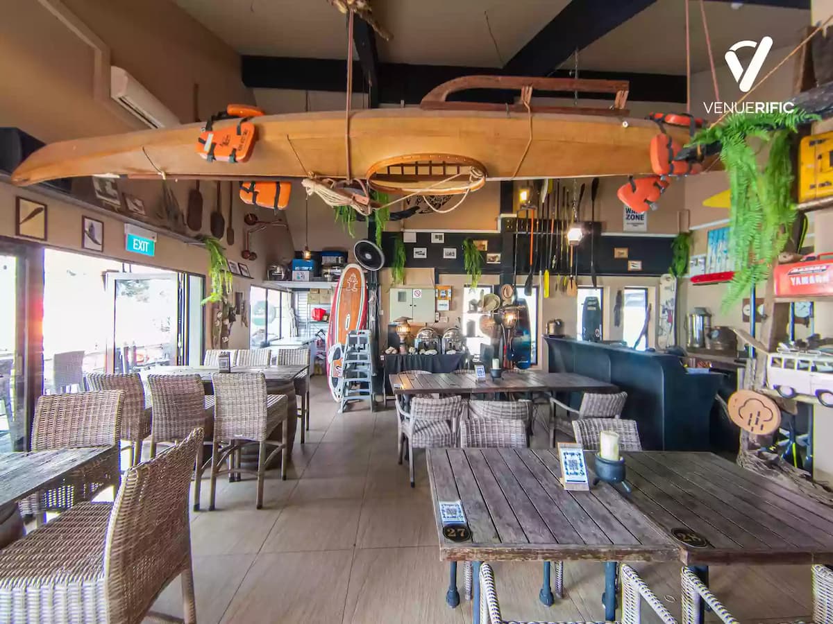beach bar and restaurant 