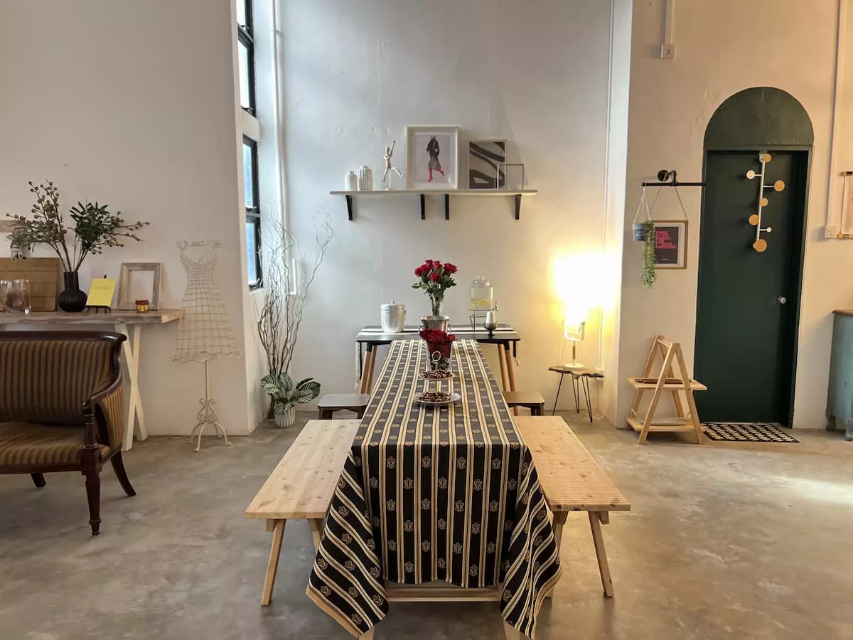 An intimate and stylish rental space at Geylang