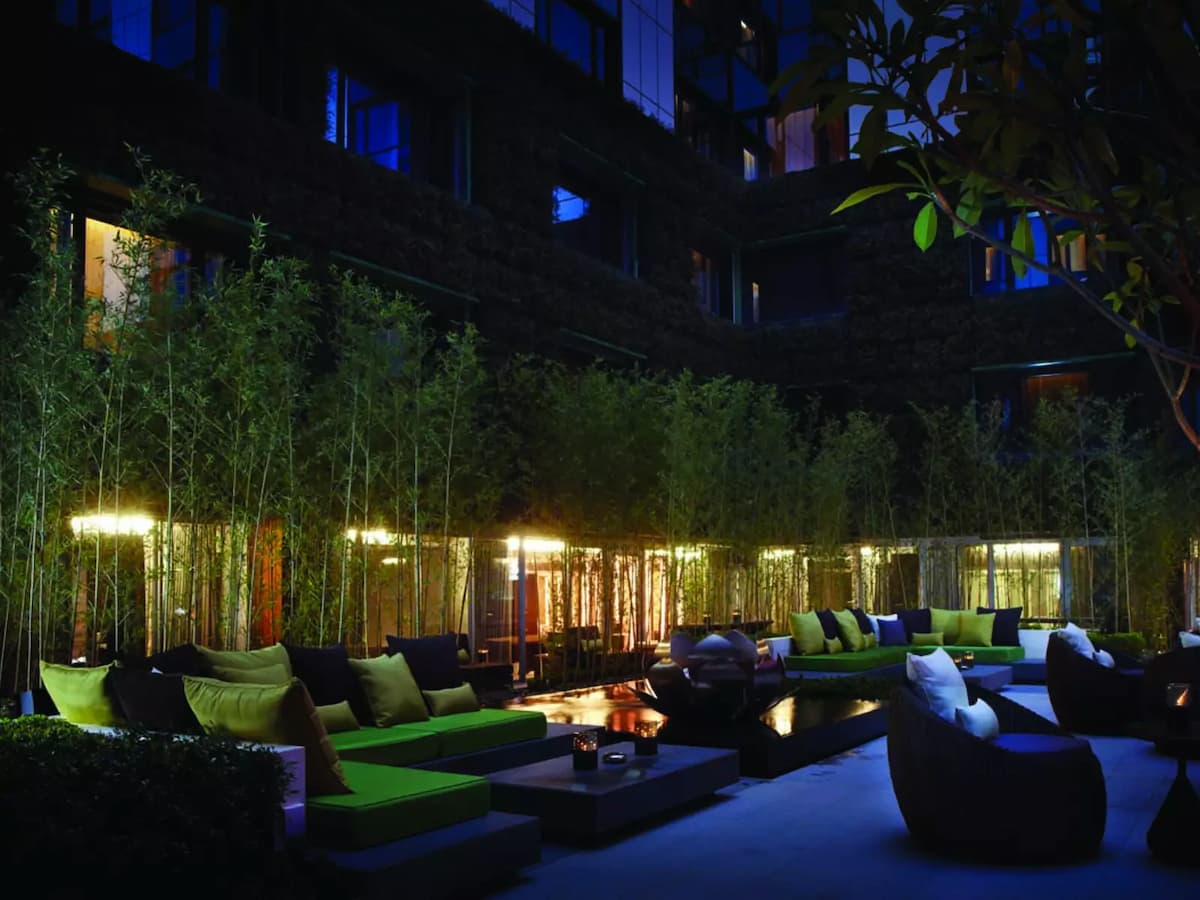 vibes the mira hotel restaurant cocktail party event space