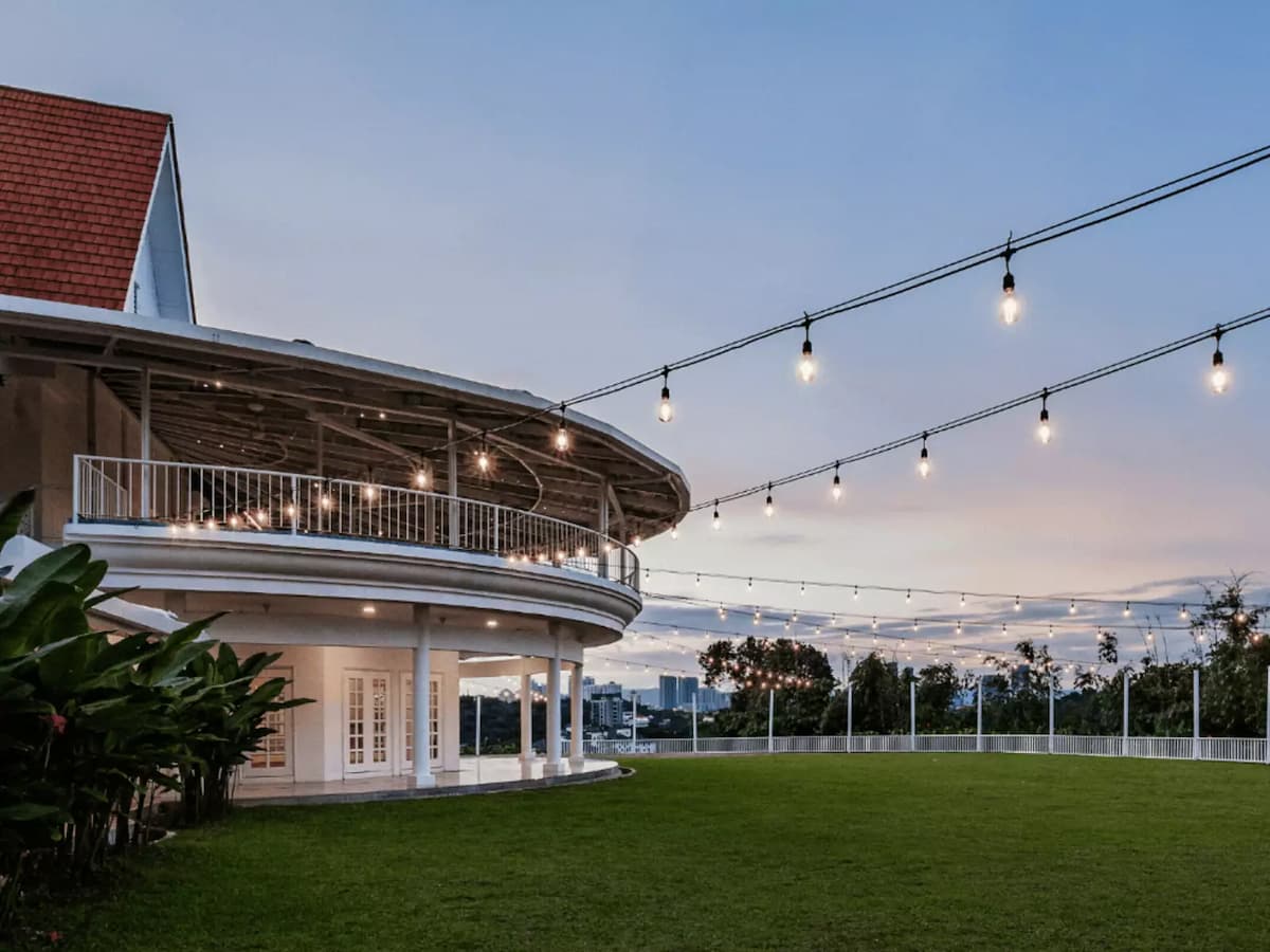 THE SKY BALCONY