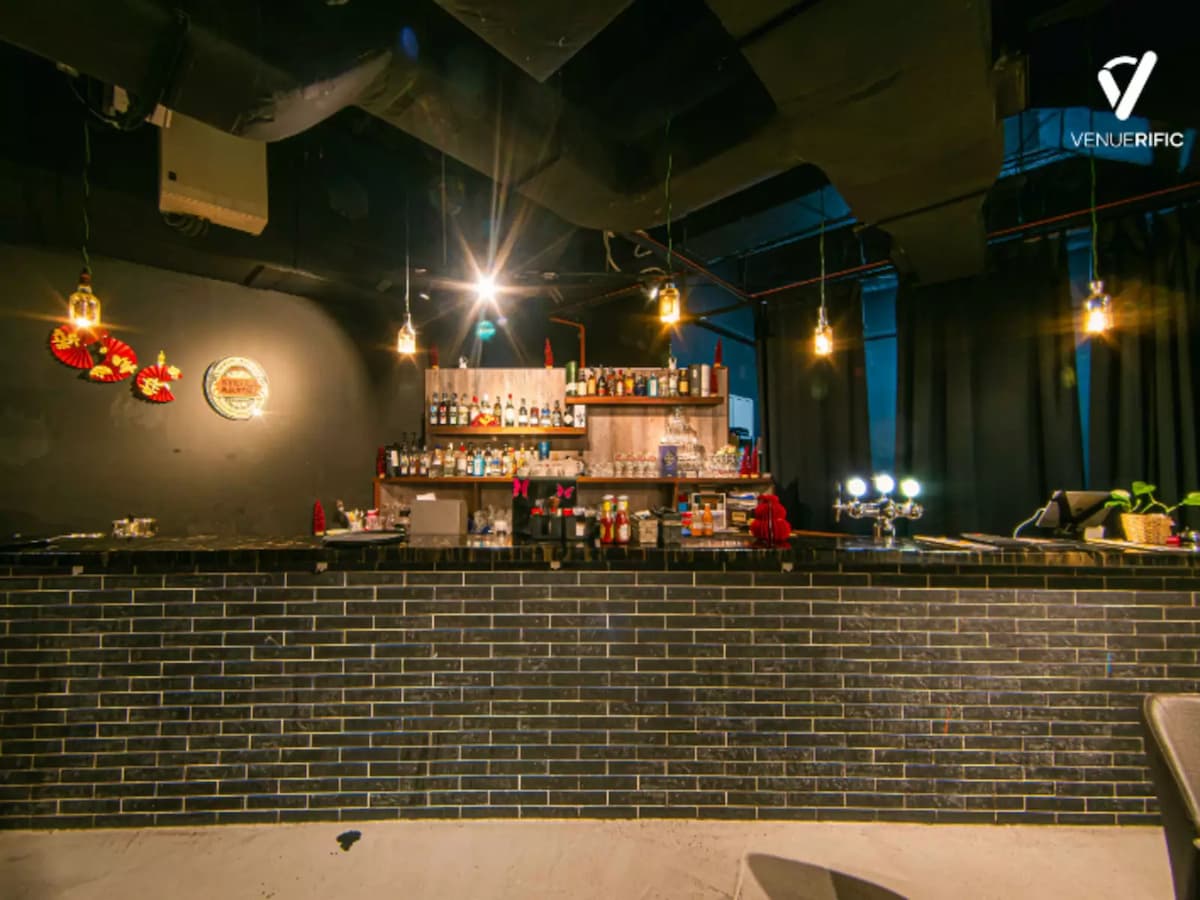 Bar — Tropical Sports Bar & Whiskey Lounge