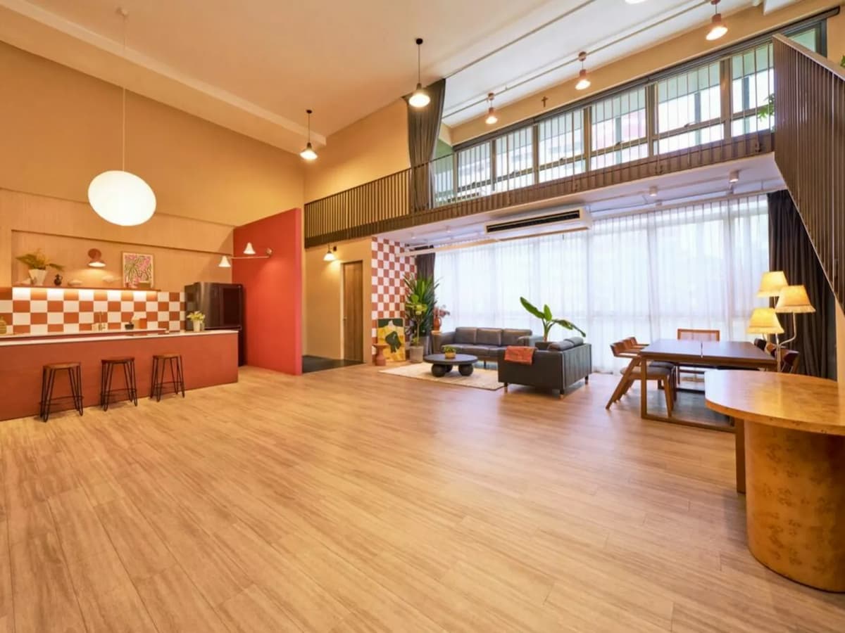 Studio + Cozy Mezzanine Loft