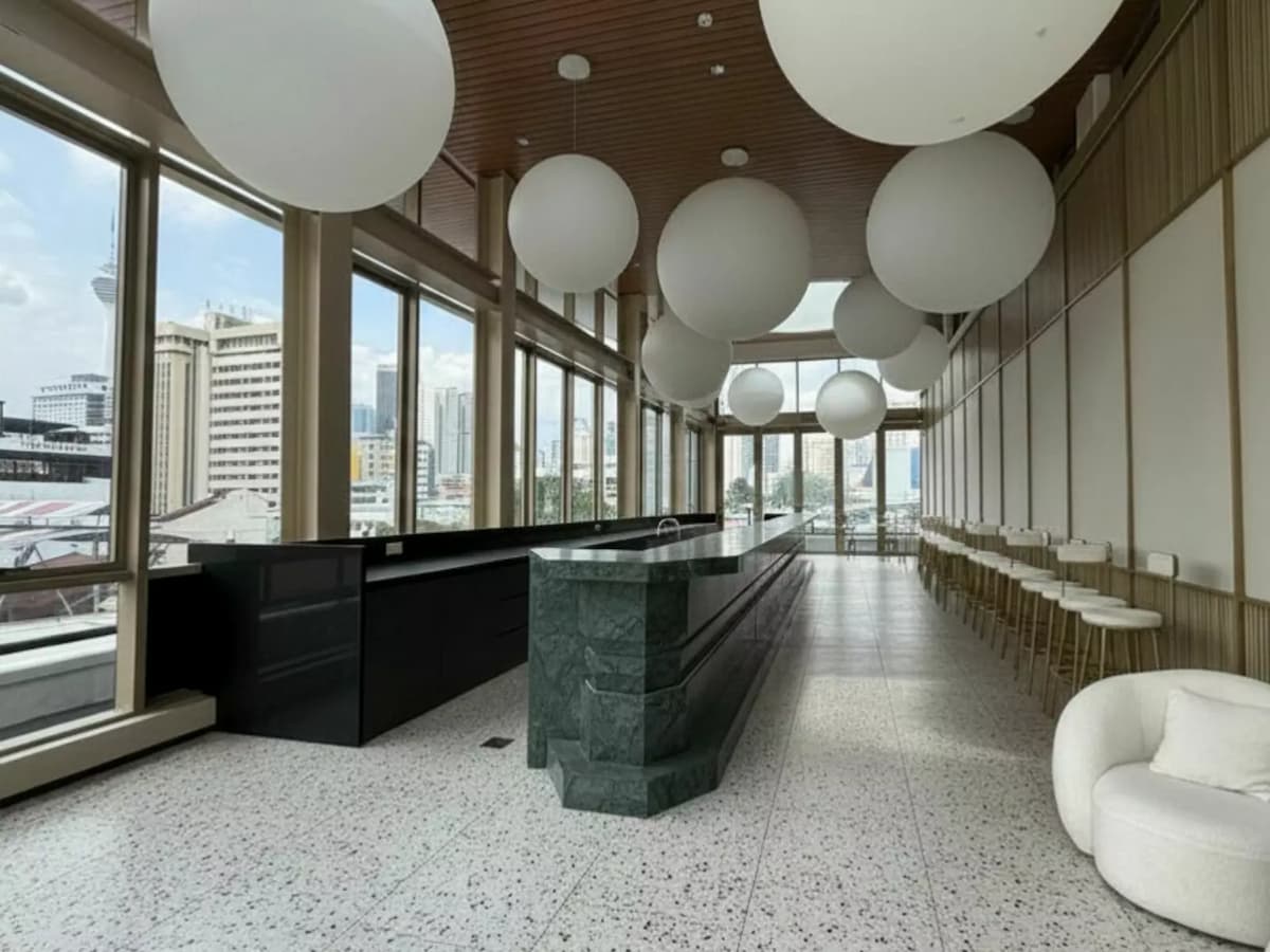  Penthouse Sky lounge