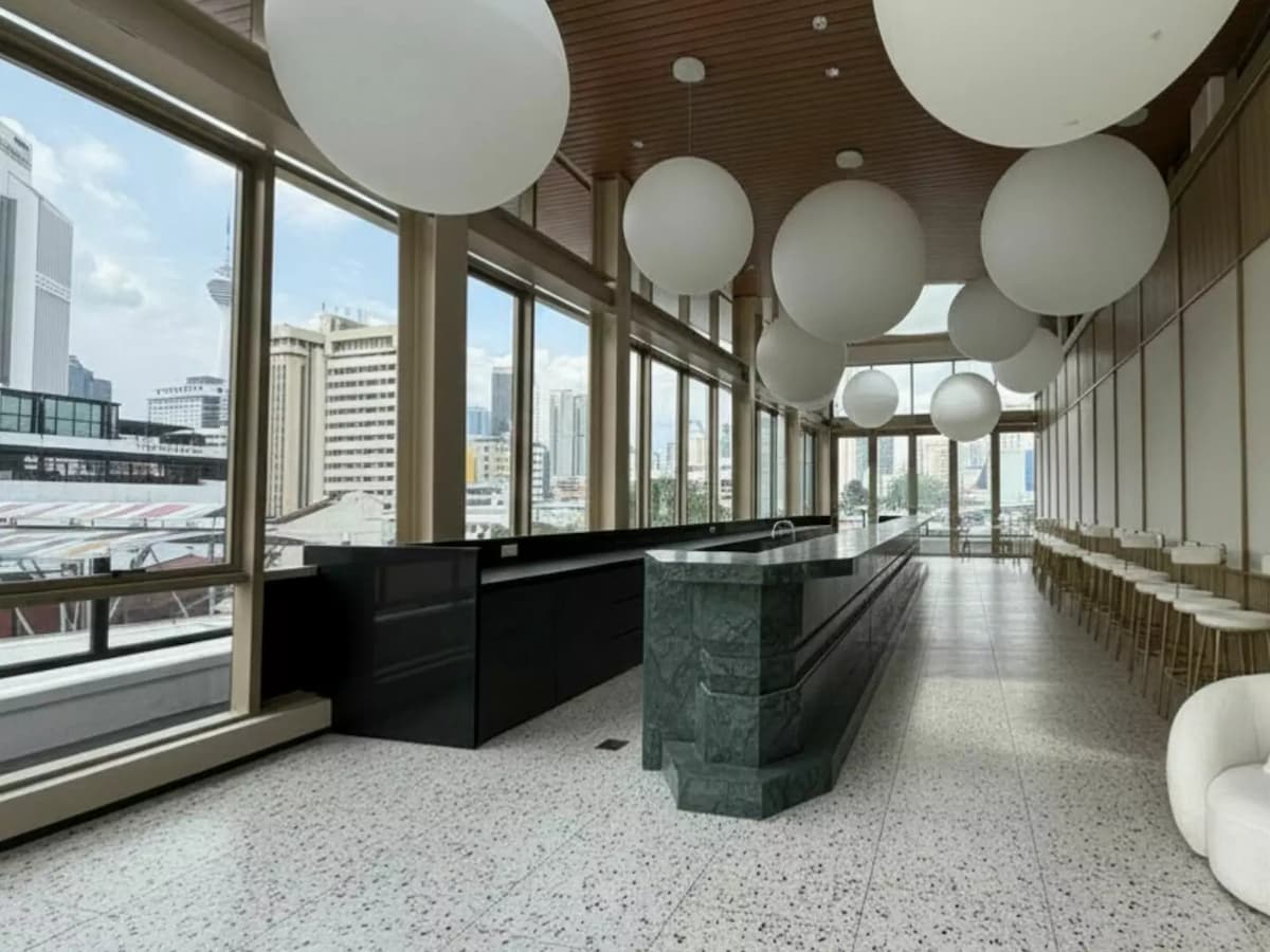  Penthouse Sky lounge