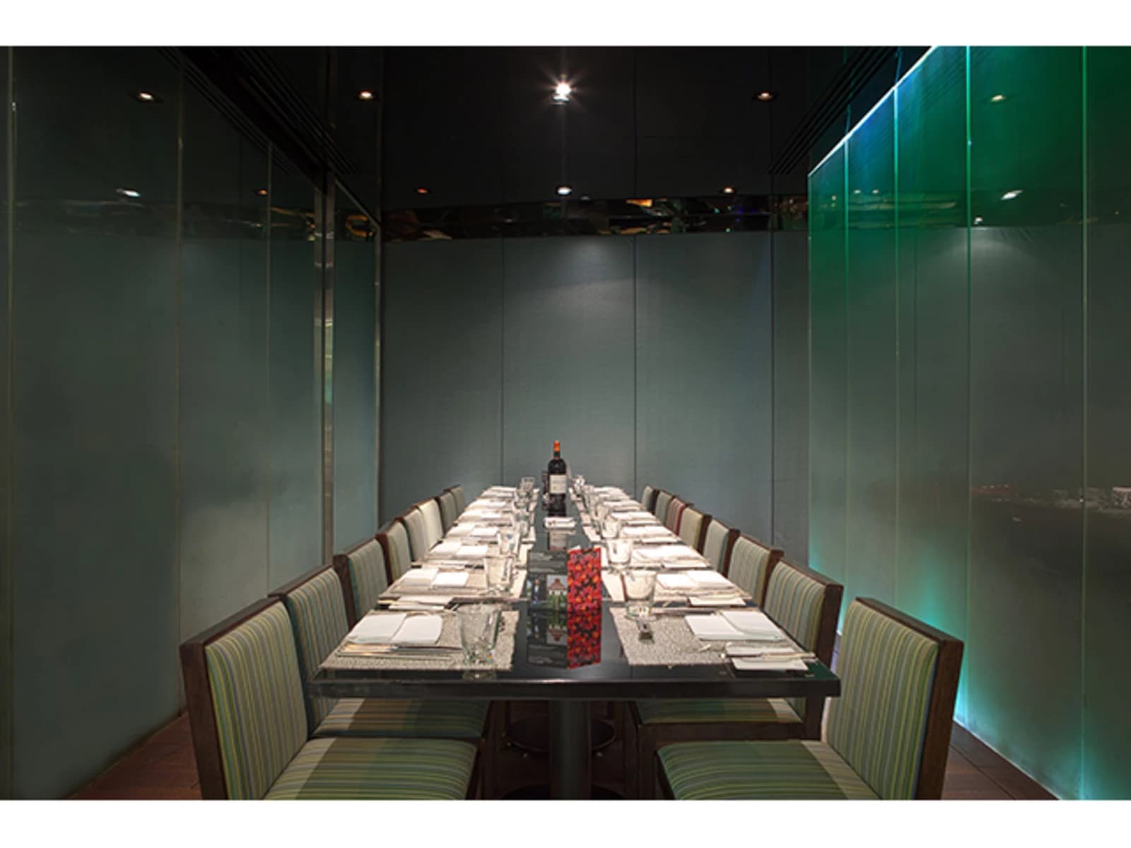 private dining room for parties and events