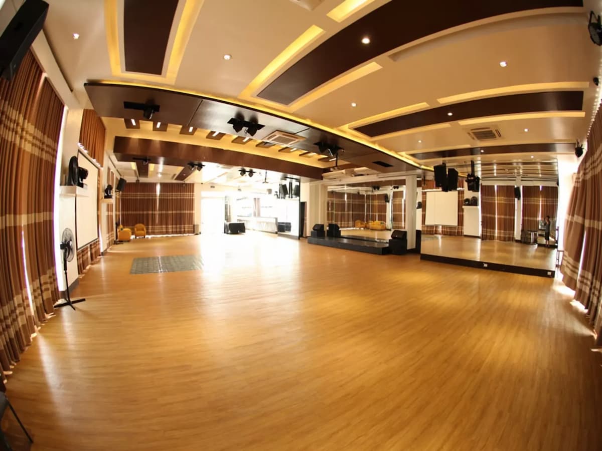 venue with 150 pax of capacities for large event quezon city