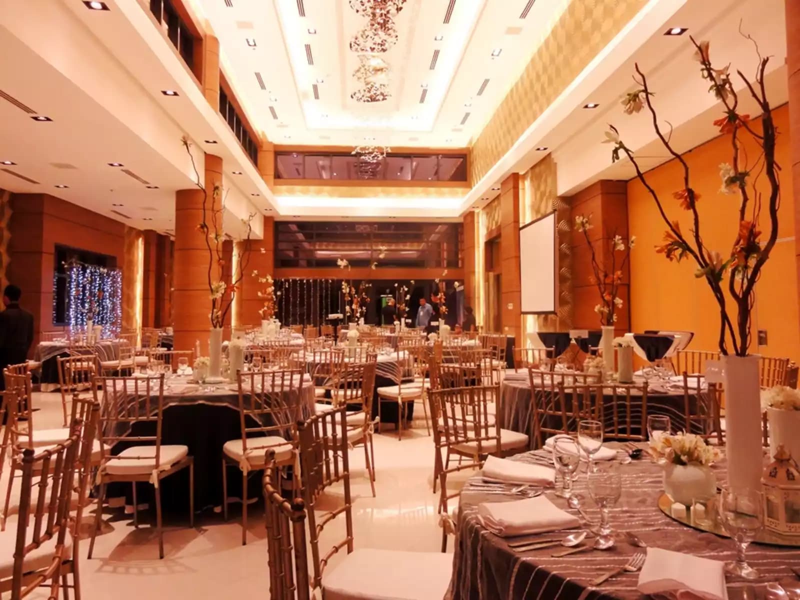 dining tables in ballroom san juan