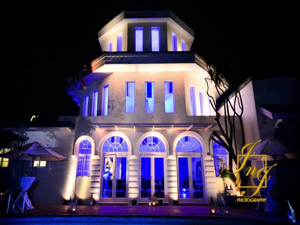 the exterior building of felicidad mansion events place quezon city