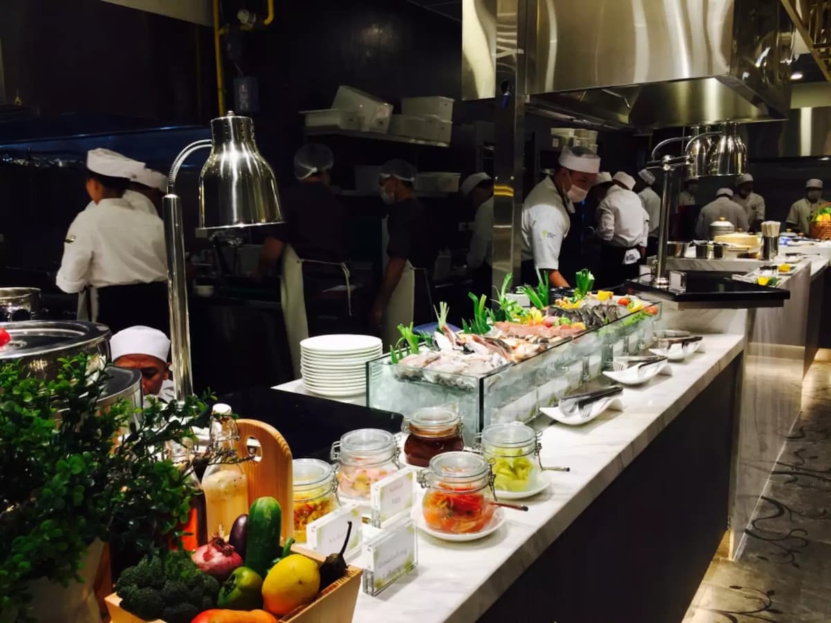 restaurant in paranaque with large buffet table