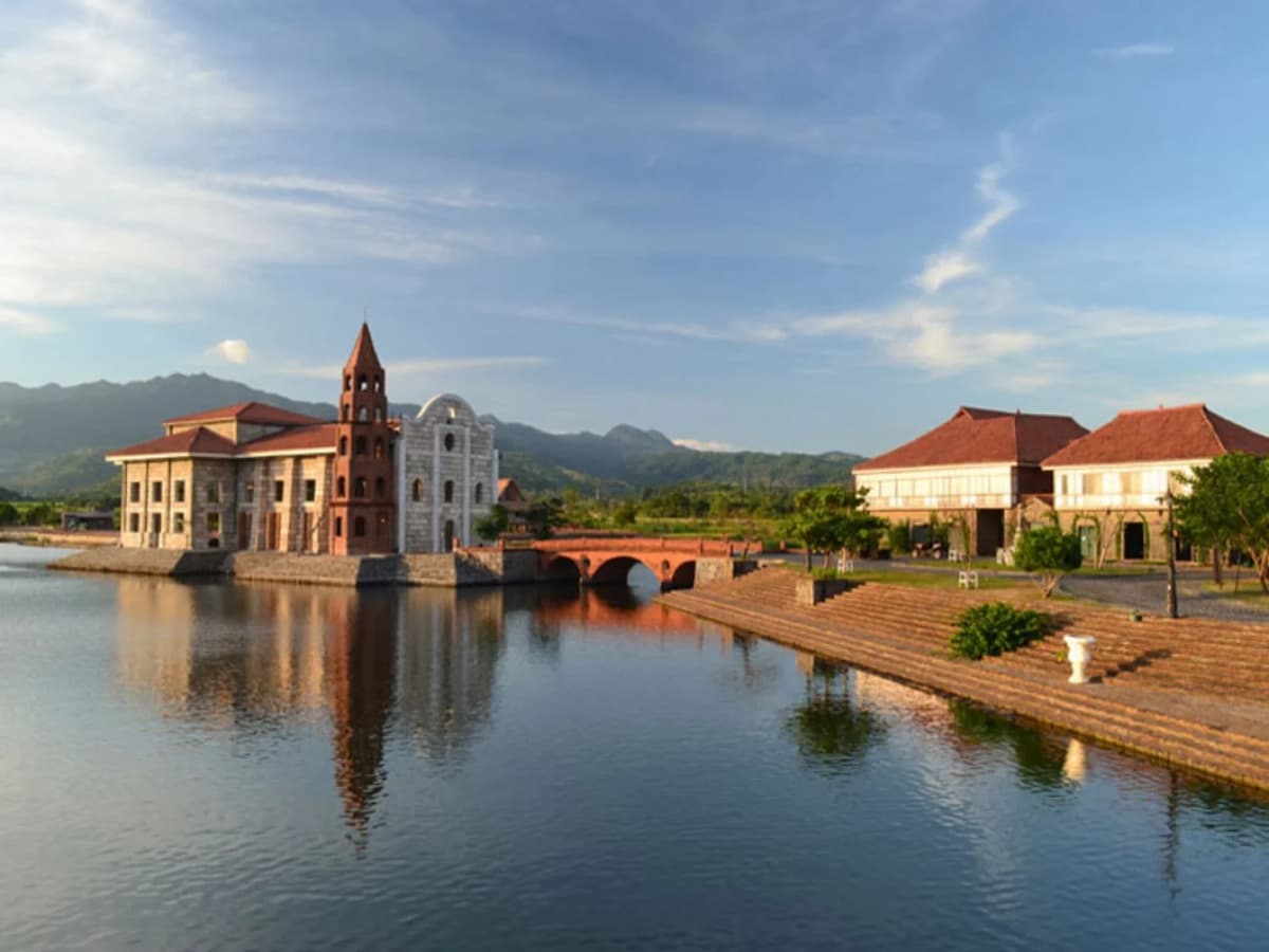 las casas filipina hotel and lakeside hotel bataan