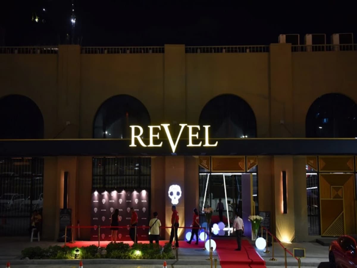 revel at the palace entrance taguig super club