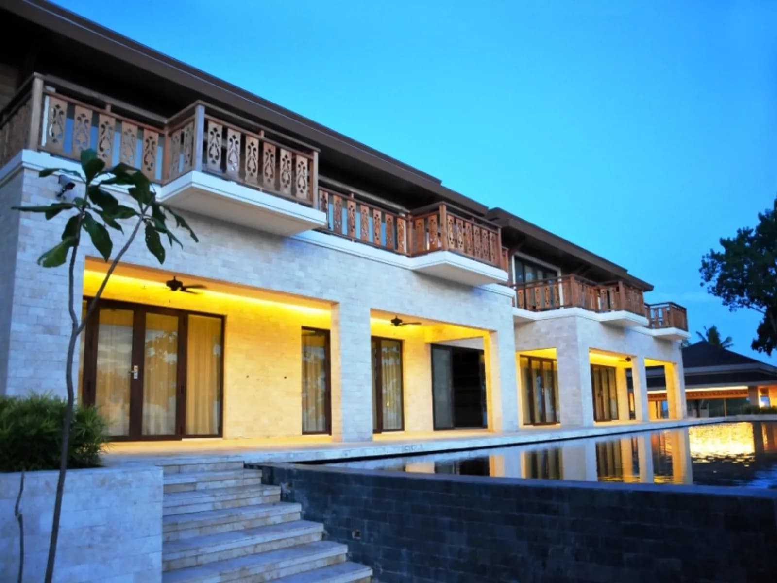 the resort area near the swimming pool hotel bohol