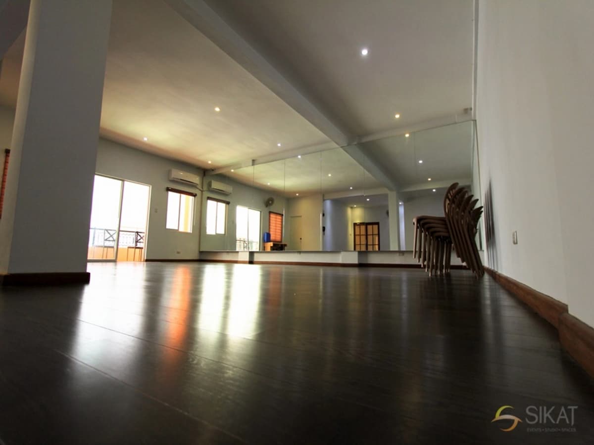 large empty customisable event space