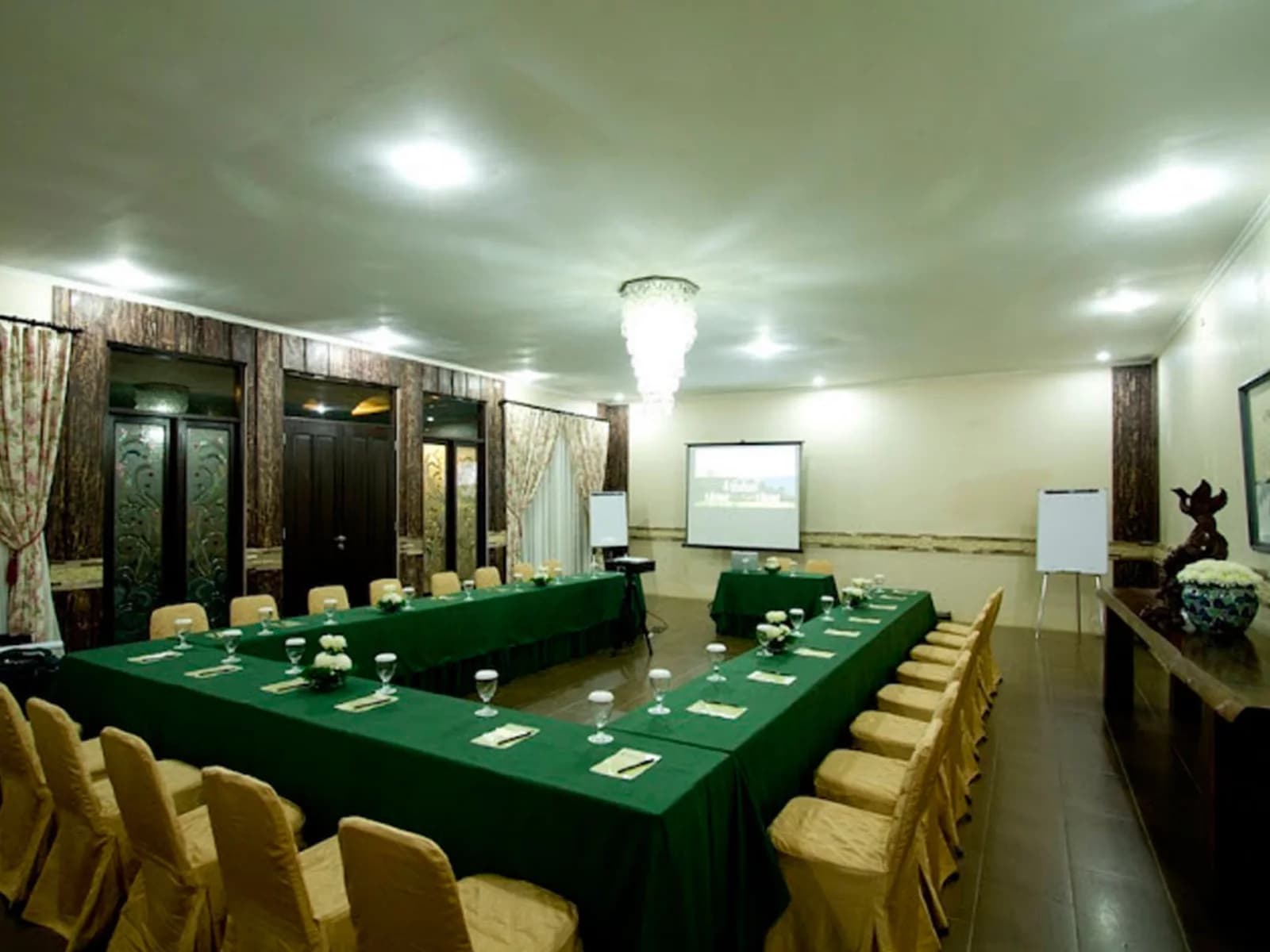 the michael resort sewa tempat meeting bogor
