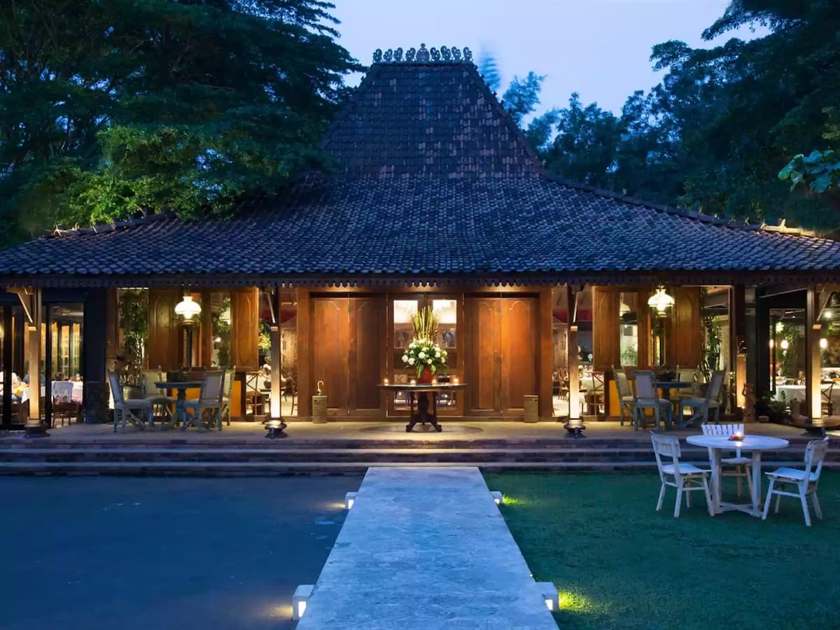 plataran dharmawangsa venue dining javanese style restaurant jakarta