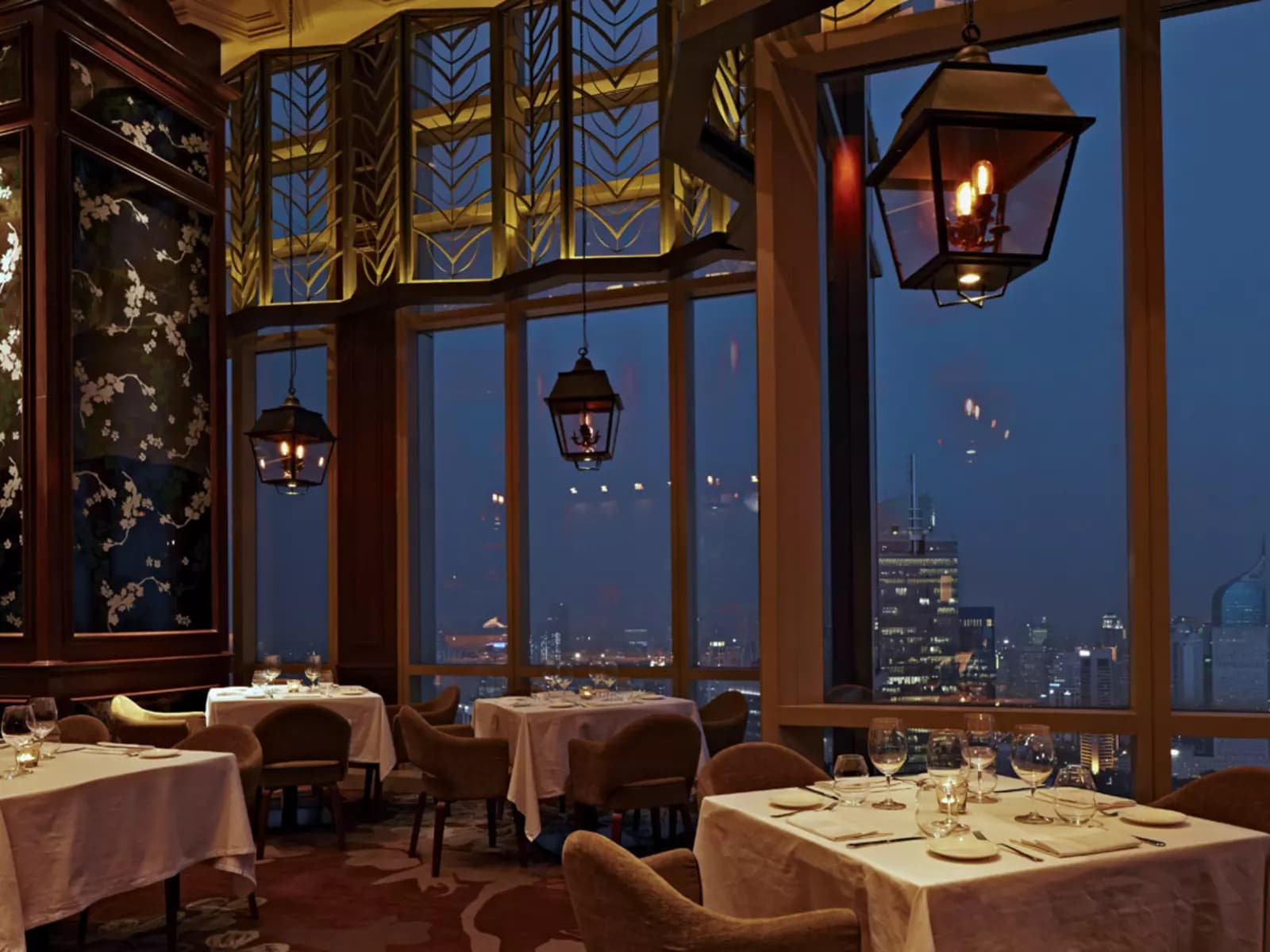 oso ristorante indonesia high ceiling restaurant jakarta