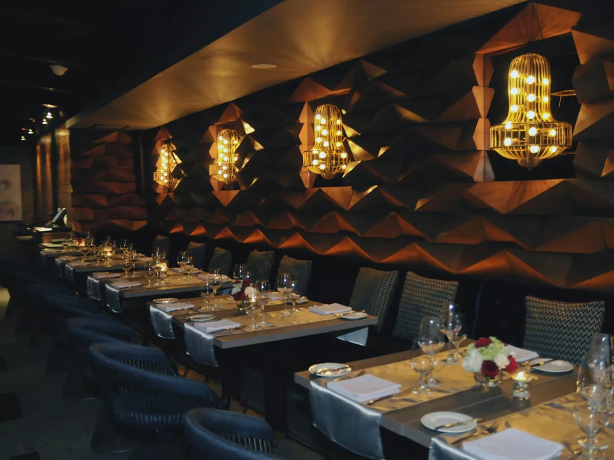 cloud lounge dining posh style bar jakarta
