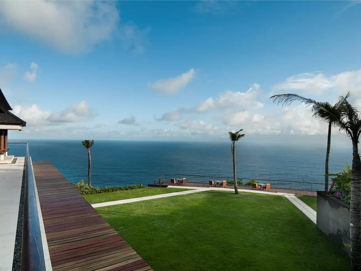 the venue the edge bali villa to say will you merry me