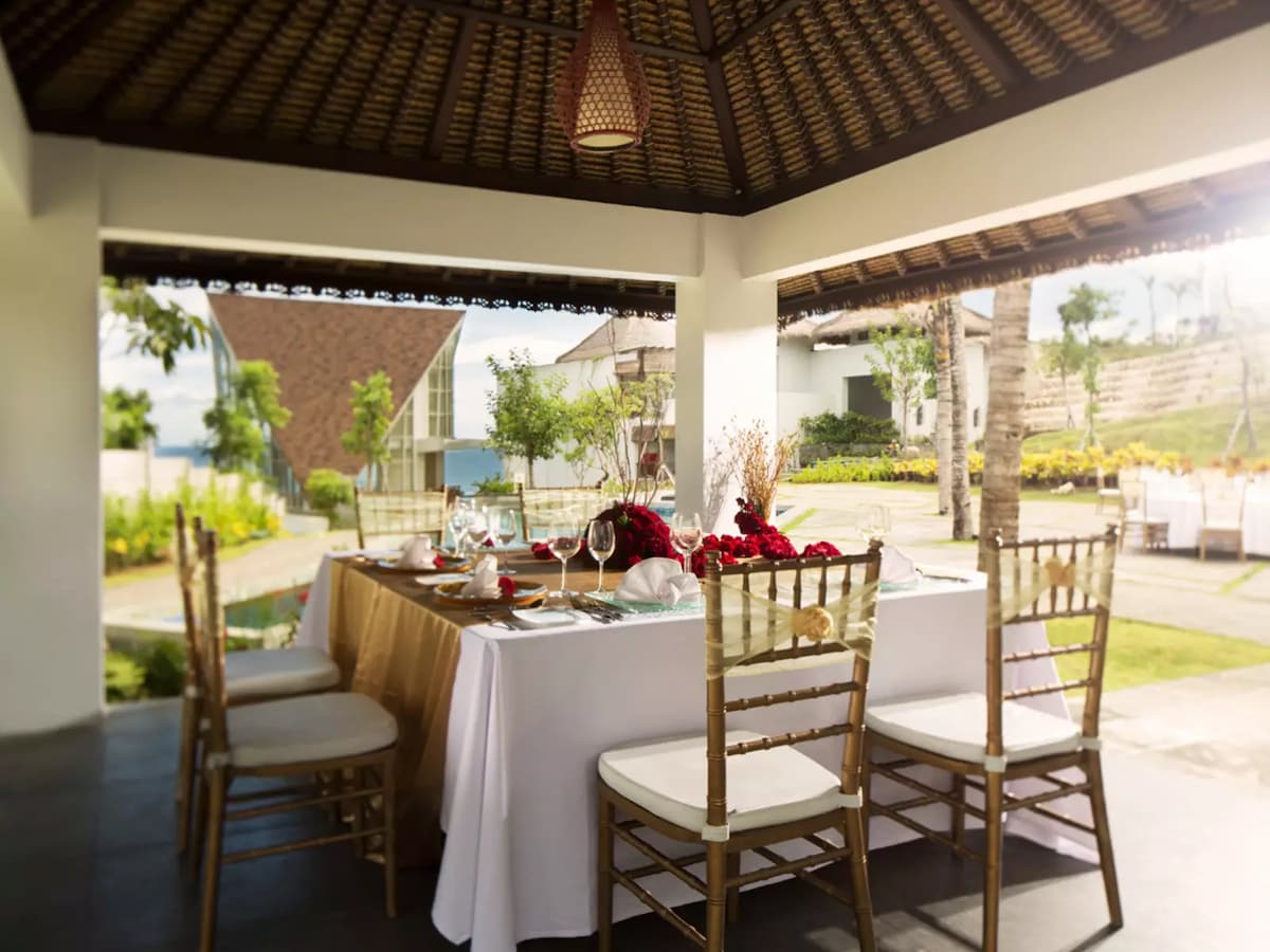 samabe bali suites villa royal samabe residence and pearl chapel family gathering event