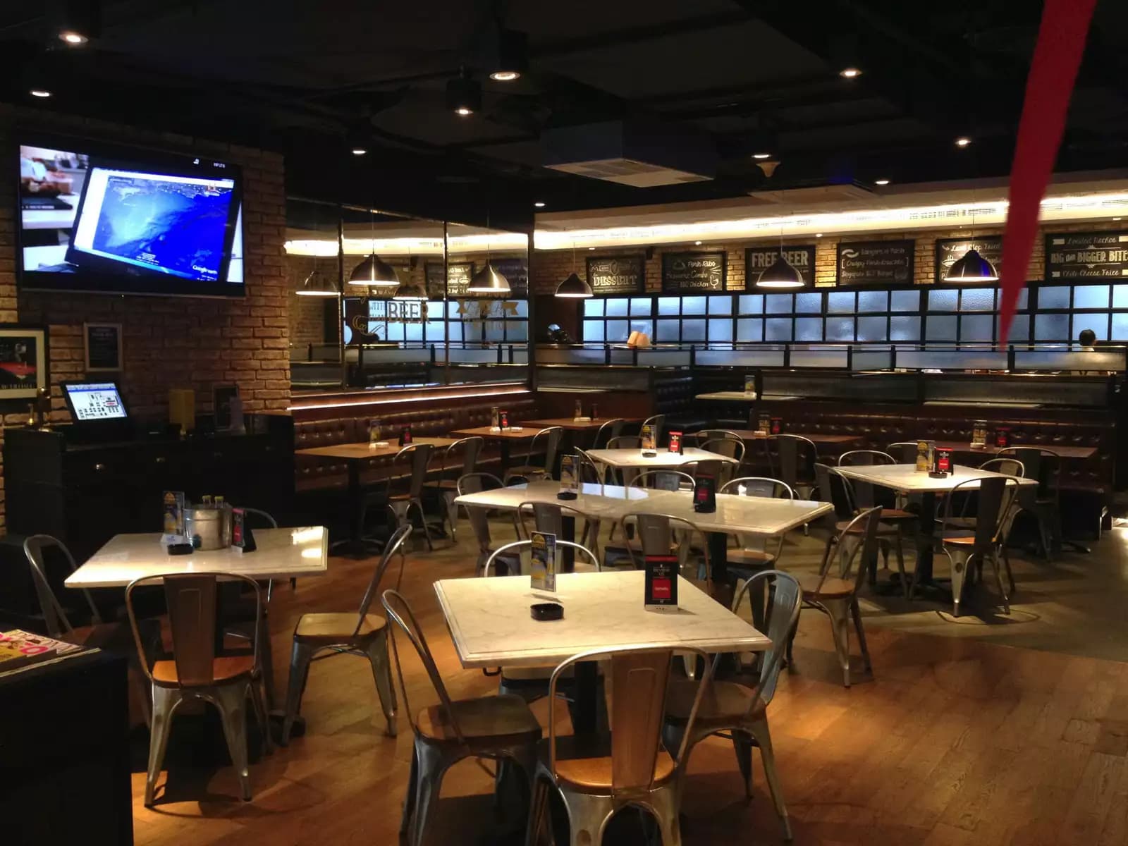 brewerkz restaurant bar senayan city pool bar event jakarta