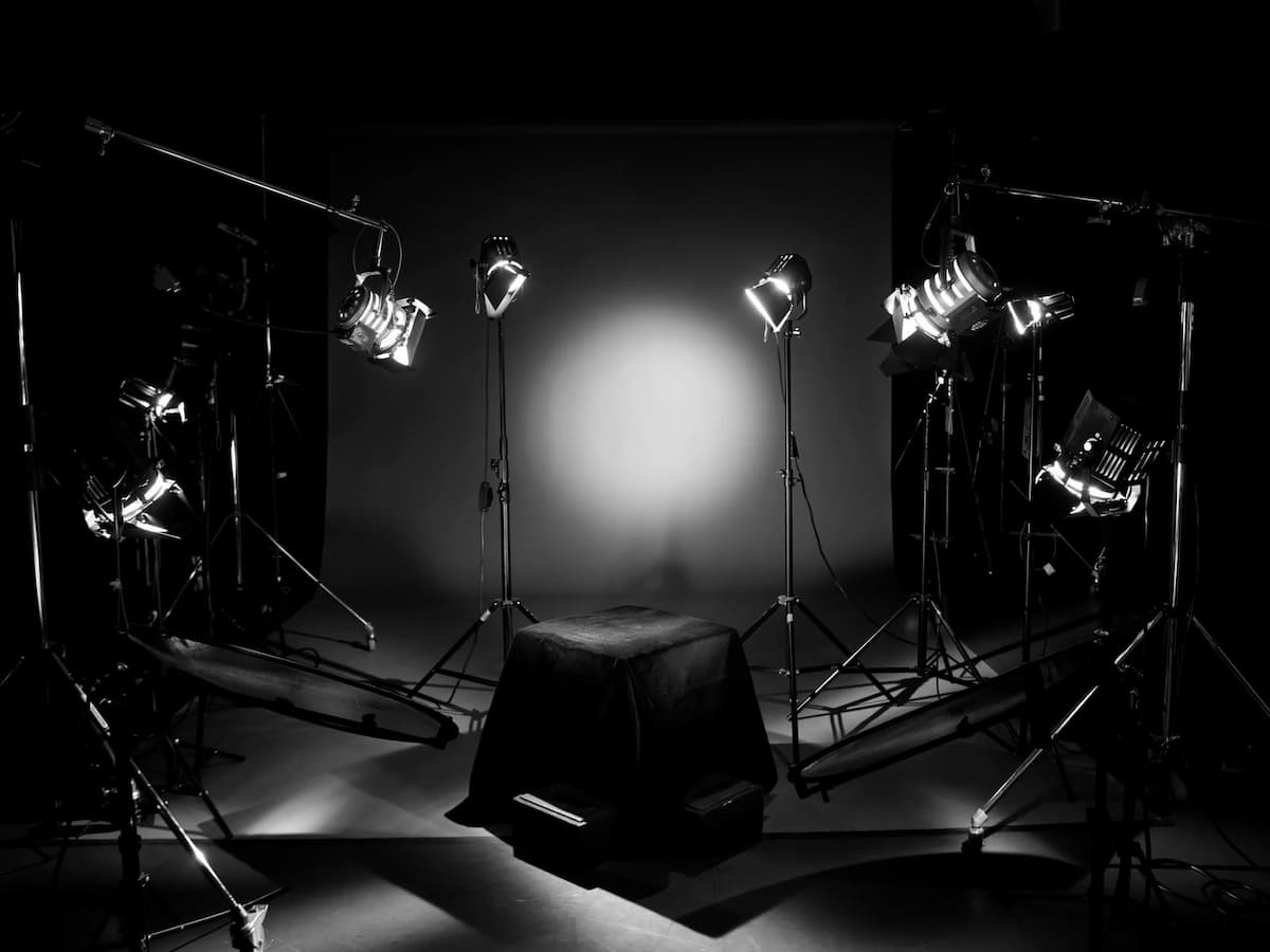 commercial lighting setup for photoshoot in studio harcourt