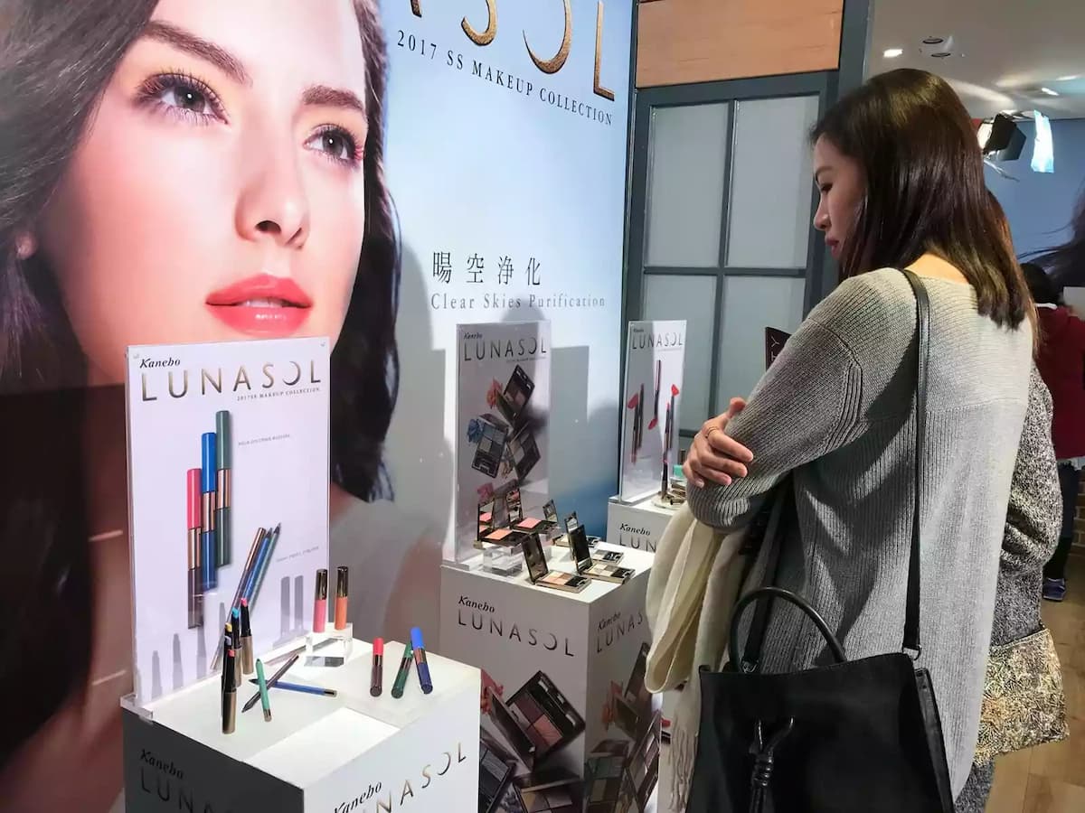 customer looking at product exhibit in product launch event