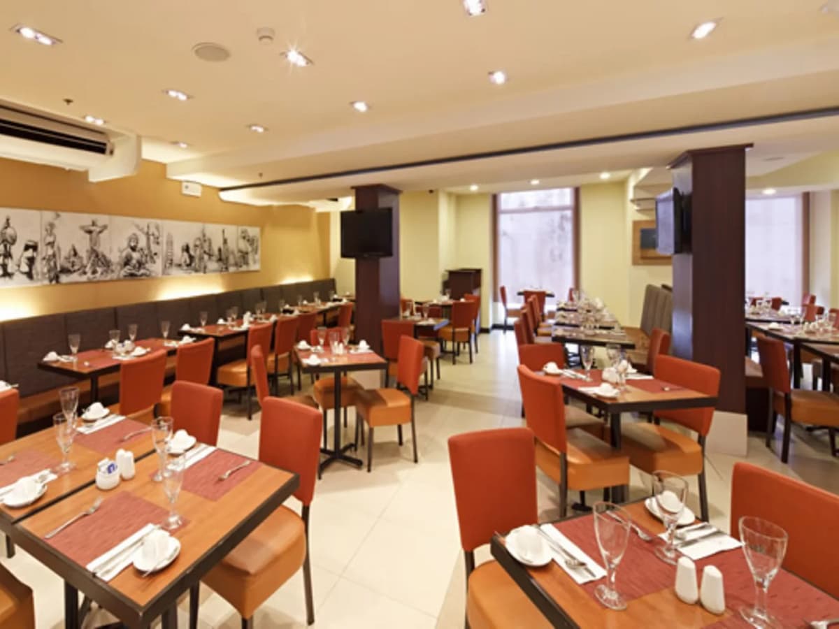 microtel restaurant pasay