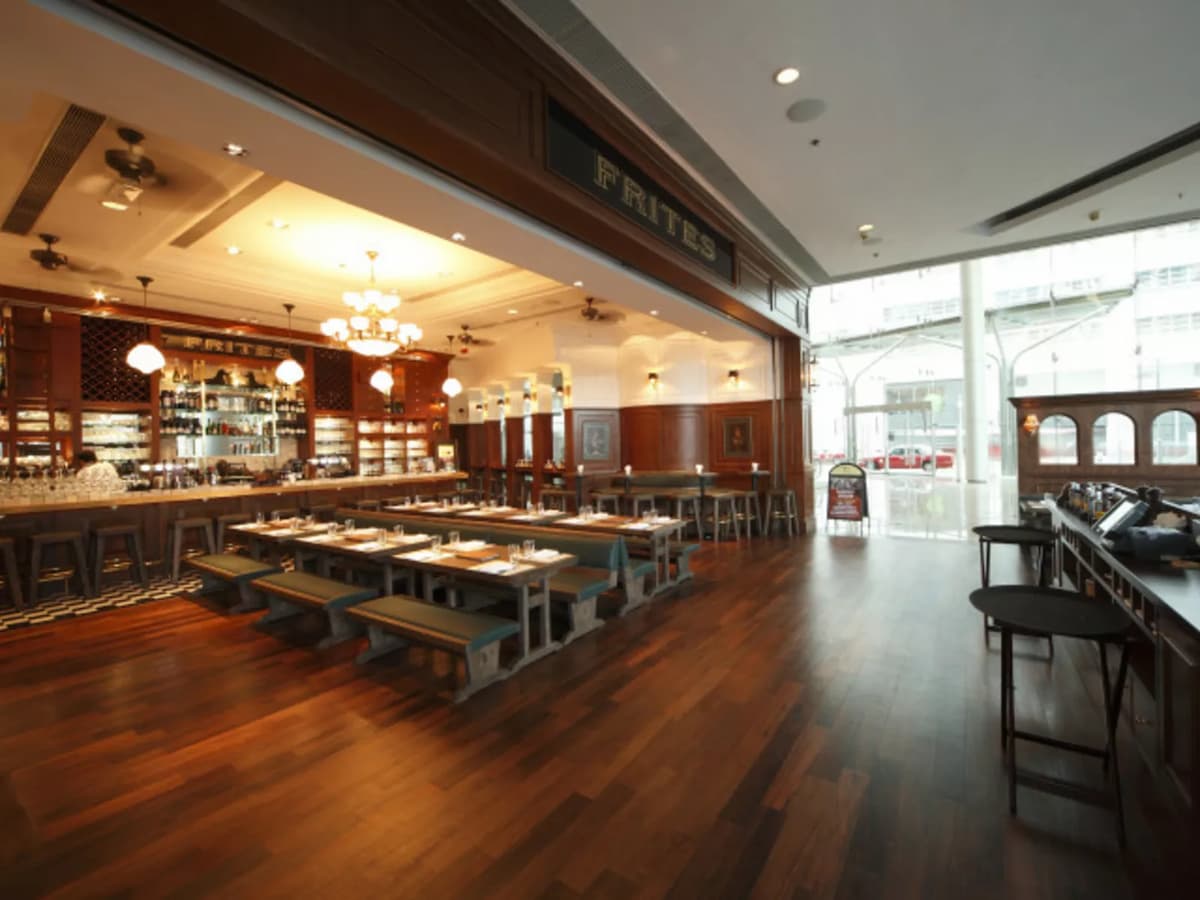 belgian-style of main dining space at frites quarry bay