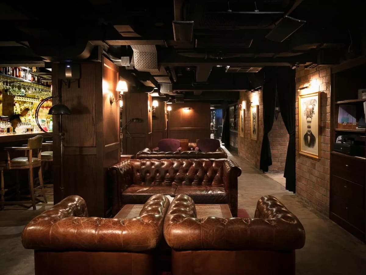 lounge area in stockton bar