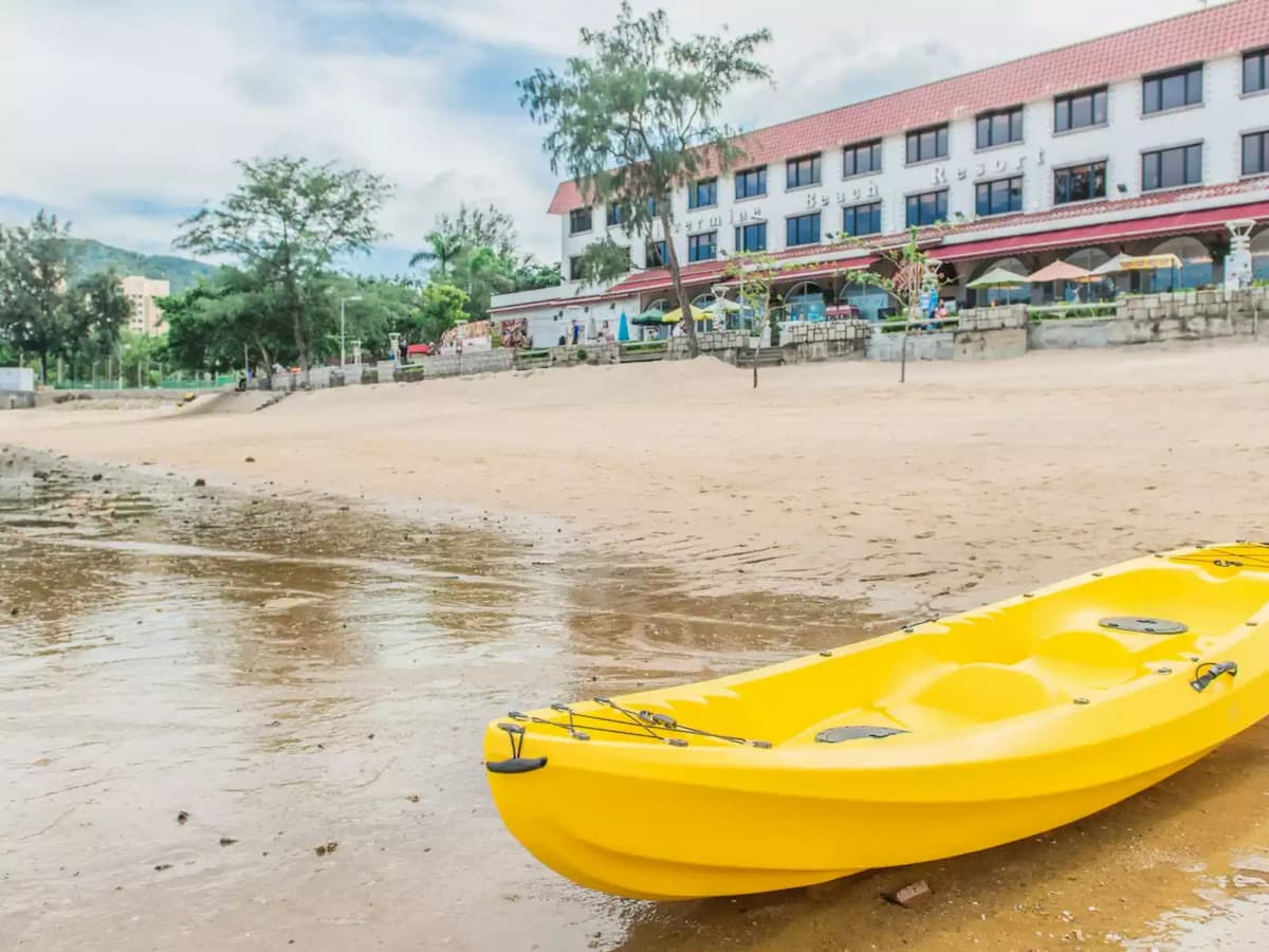 seashore cuisine outdoor beach area