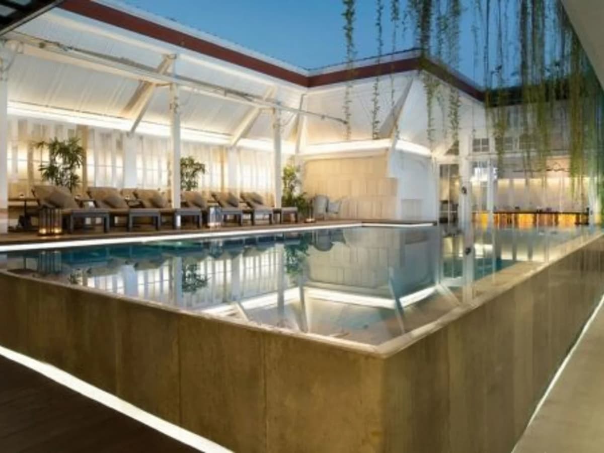 the courtyard cafe elegant white theme venue central jakarta