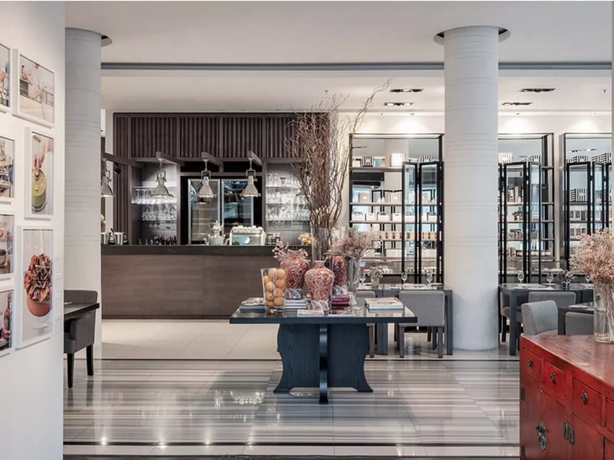 huize van wely kemang luxury style restaurant south jakarta