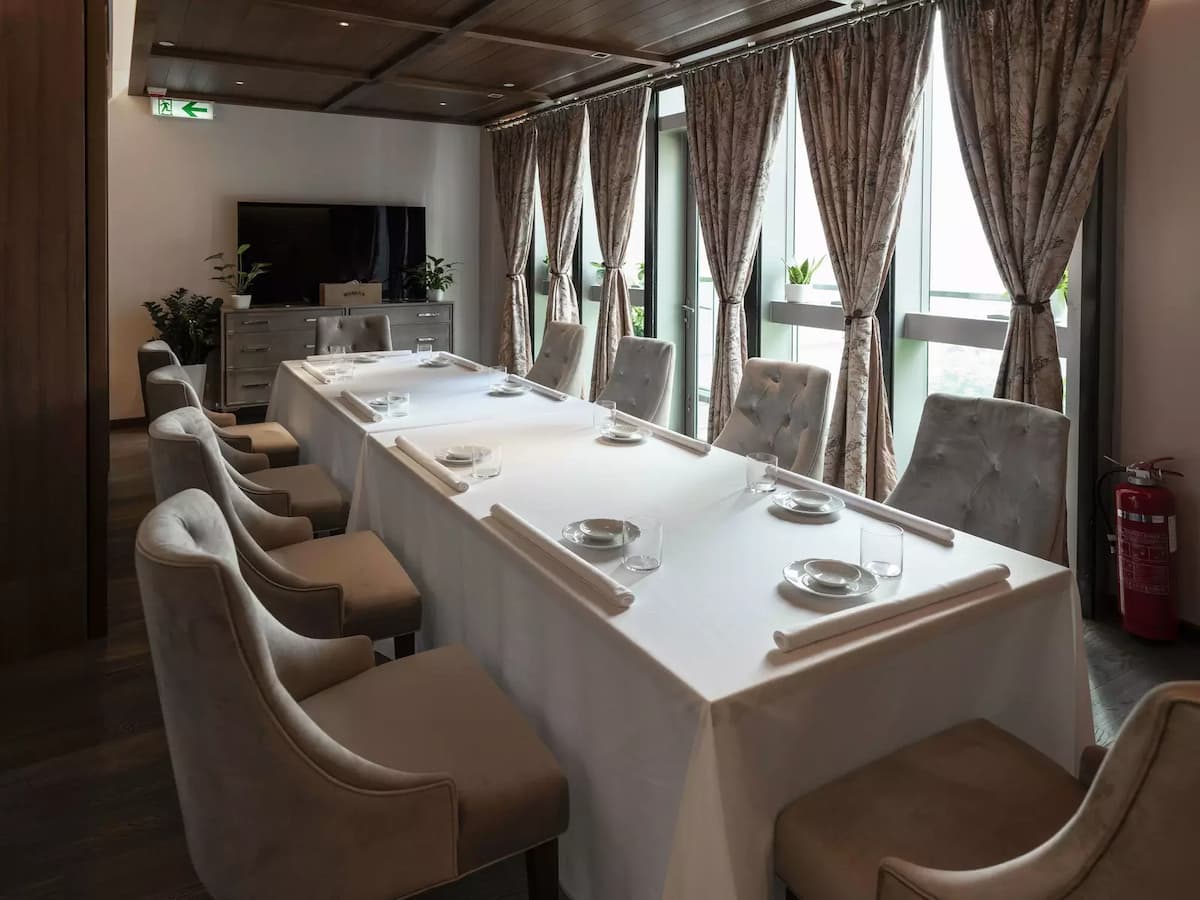 private room with minimalistic approach perfect for large groups