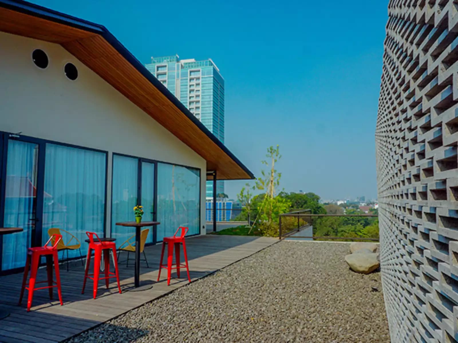 nagomi-suites-unique-rooftop-event-space-jakarta-venuerific