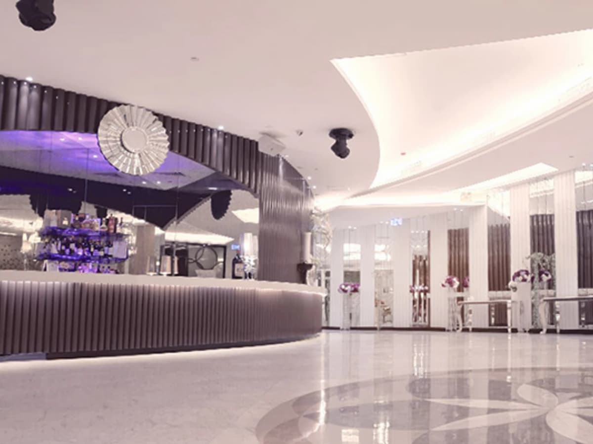 front desk area and receptionist to serve the guests