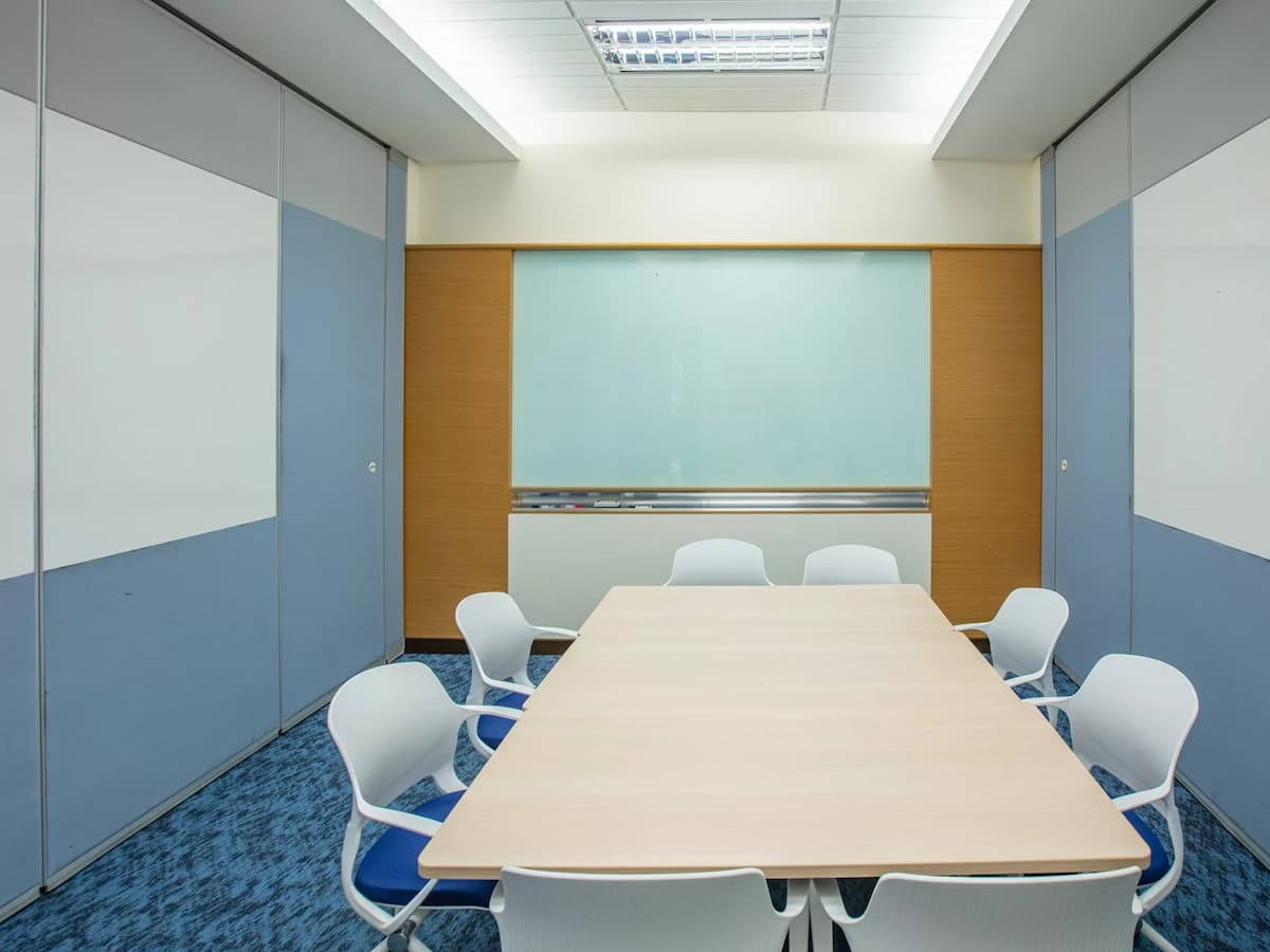meeting rooom for eight pax with white board