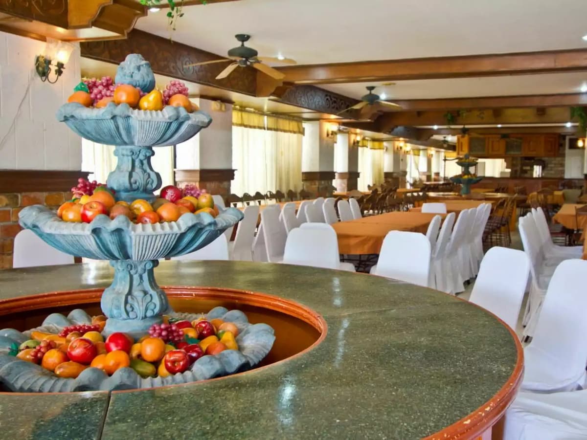 crown regency residences cebu courtyard call for wedding ceremony