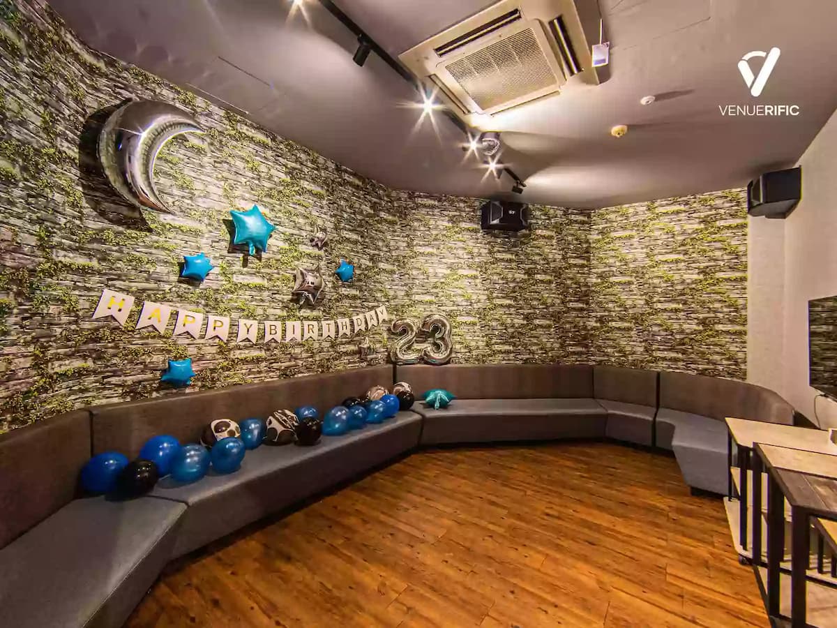 birthday party decoration at a large karaoke room