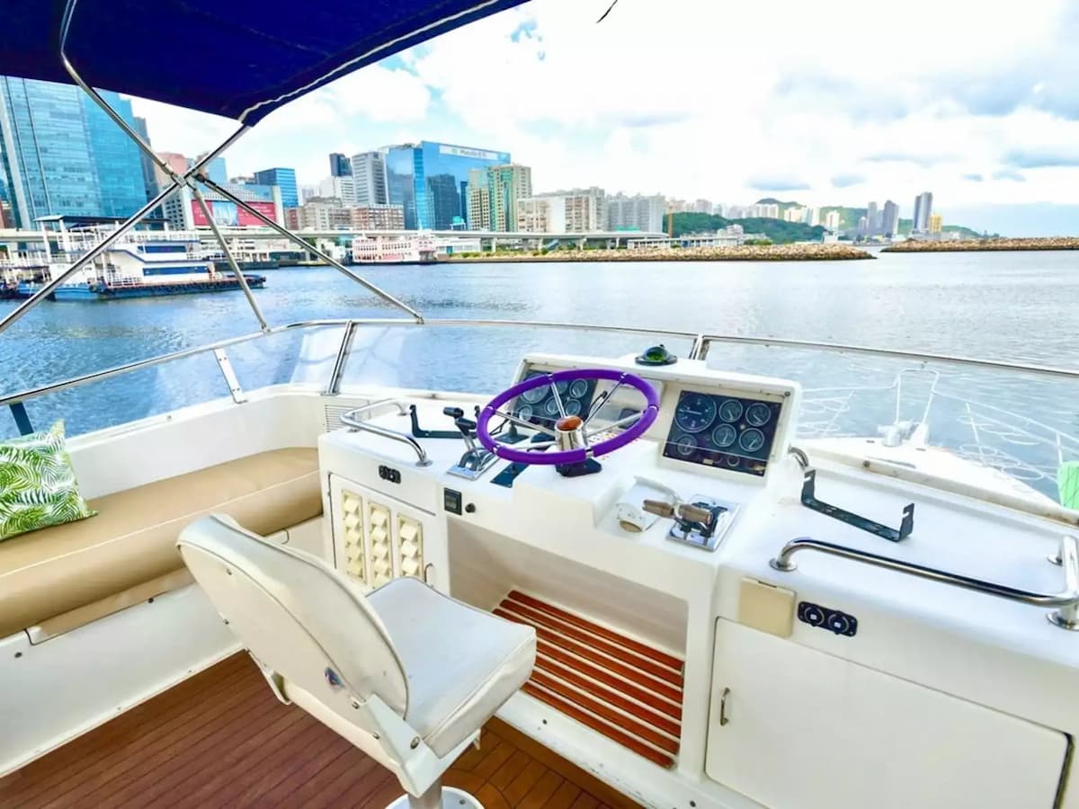 yacht sailing in the hong kong sea