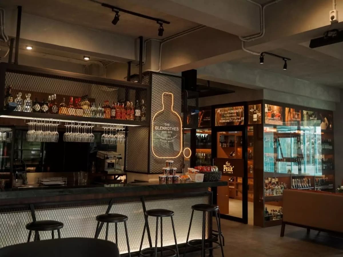 birthday party venue for rent with fully stocked bar and alcohol display