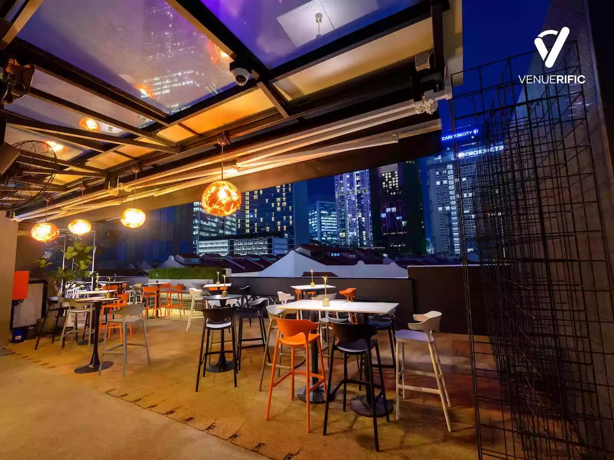 spacious rooftop bar located in tanjong pagar singapore