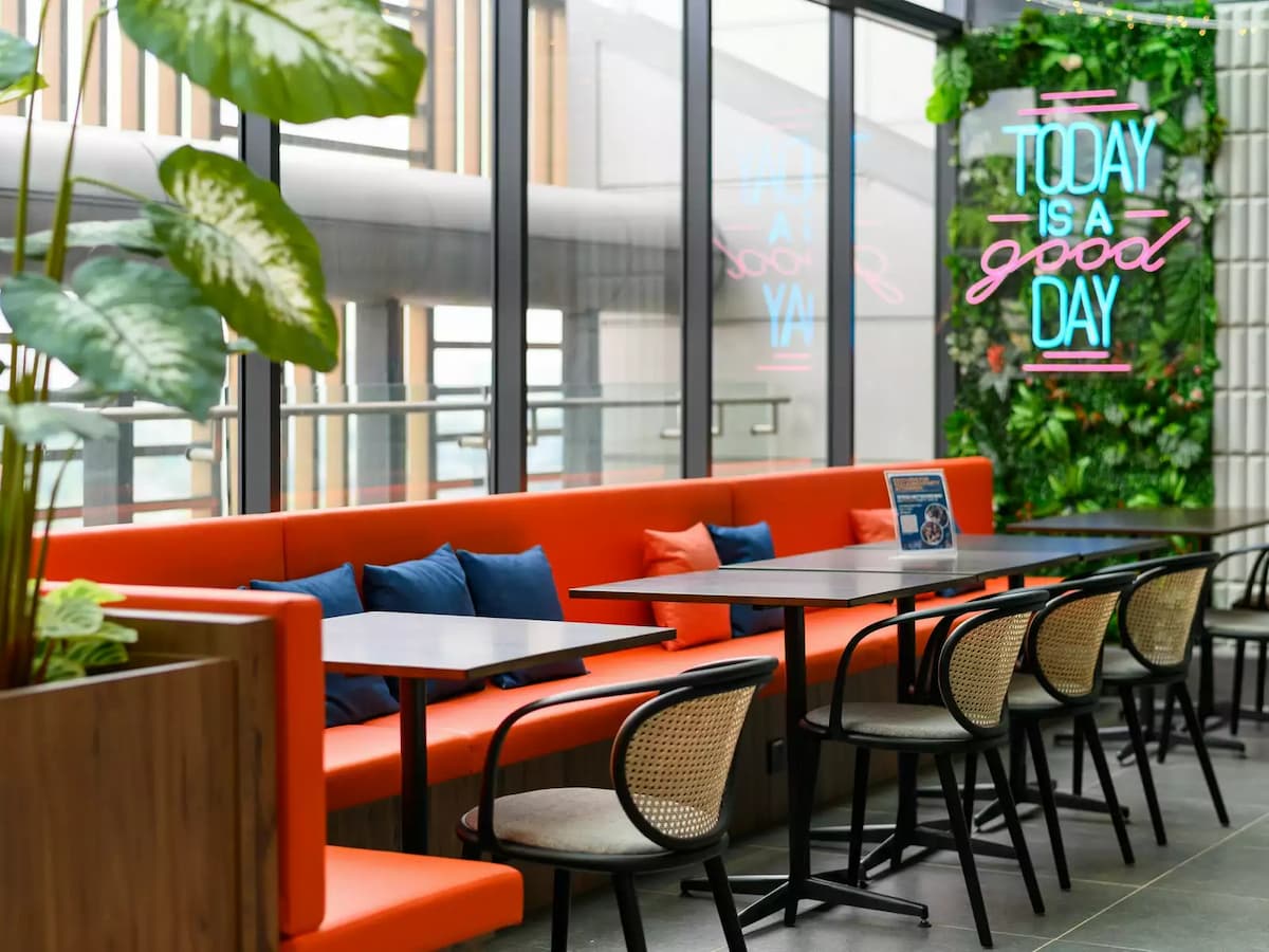 the colourful meeting space of worq