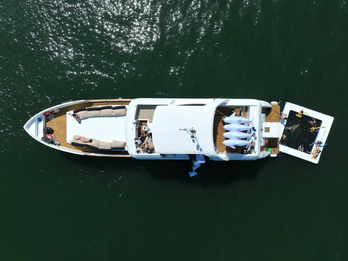 the overlook of yacht from the top view