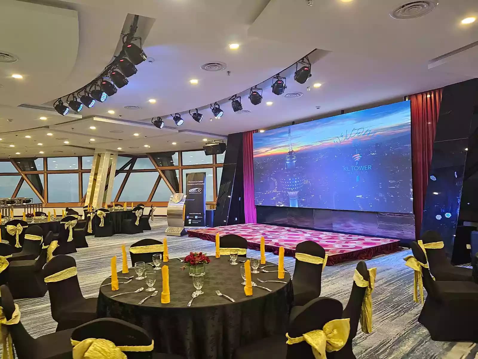 HEMISFERA Luxury Sky Hall