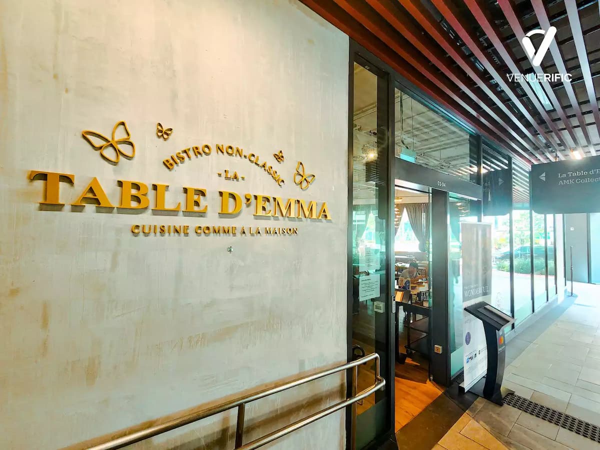 la table d'emma entrance