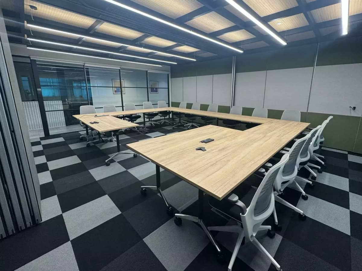 u-shaped meeting tables