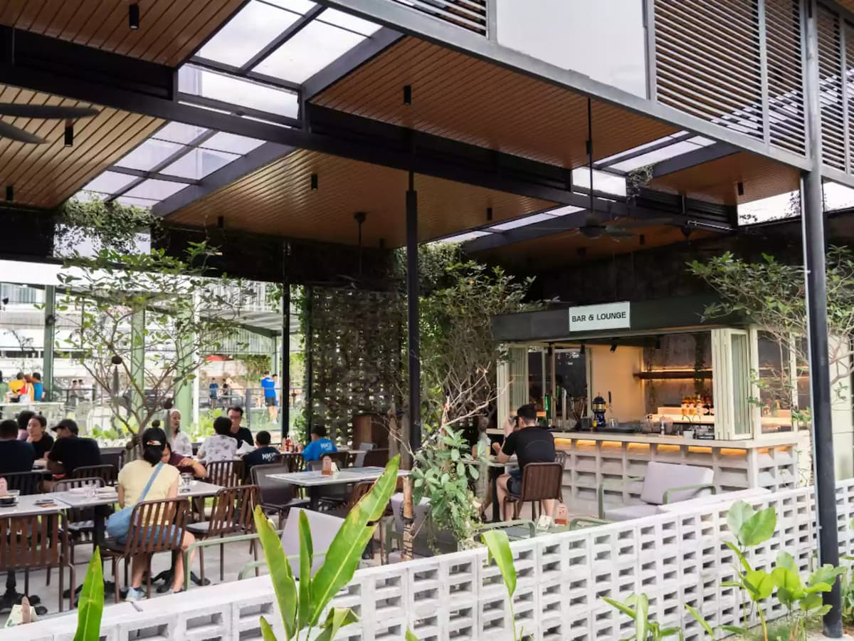 aesthetic bar & lounge